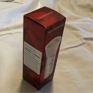 bareMinerals Beautiful Finish Brush Collector's Edition in Red